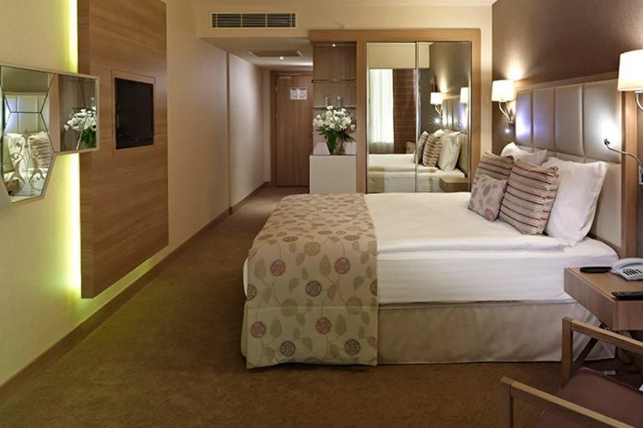 Kaya Izmir Thermal & Convention Station touristique